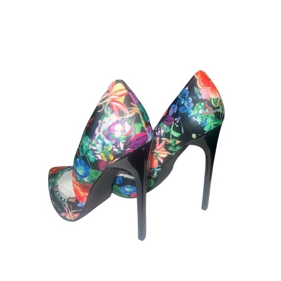 JustFab Women's Floral 5 in Heels - Picture 2 of 5